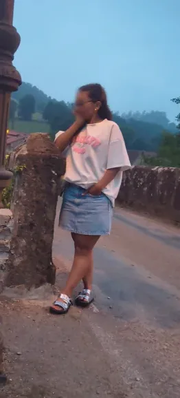 Amalie, 32
