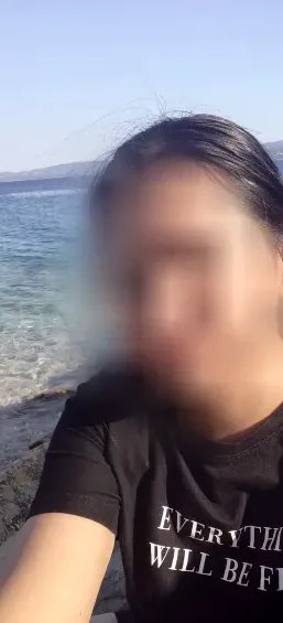 Caroline, 36