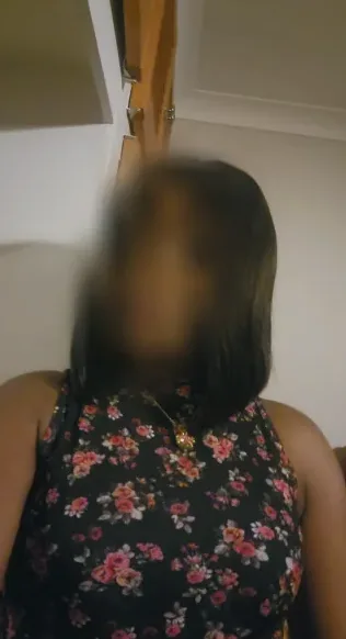 Ella, 38