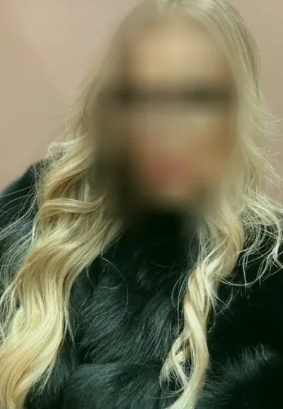 Ellen, 32