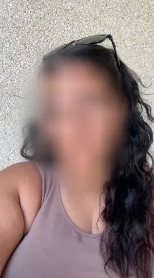 Louise, 22