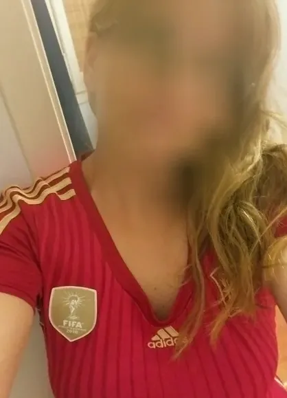Marianne, 35