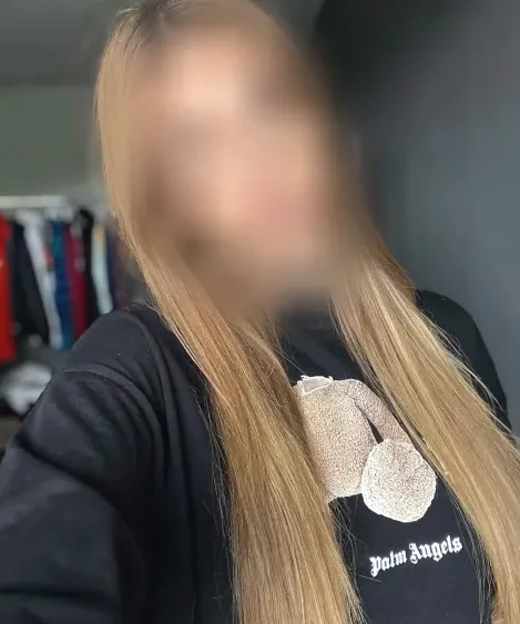 Molly, 28