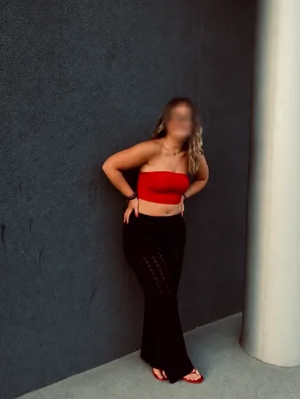 Sara, 18
