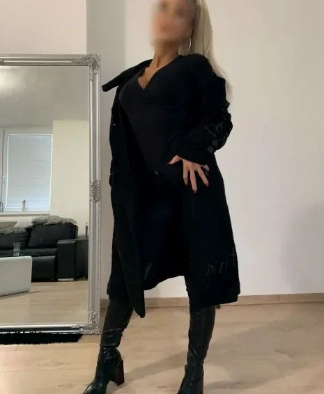 Sofie, 24