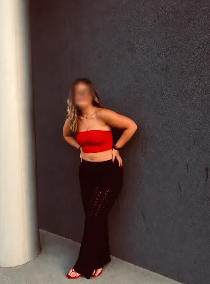 Fatma, 18
