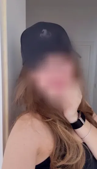 Sarah, 23